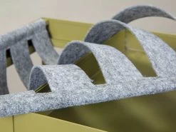 Bijzettafeltje Nubis 35x35 - Olijf/grijs 10 Bijzettafeltje Nubis 35x35 - Olijf/grijs -Collectie Woonkamermeubels 20084034 clubNY magazine detail 04 253a