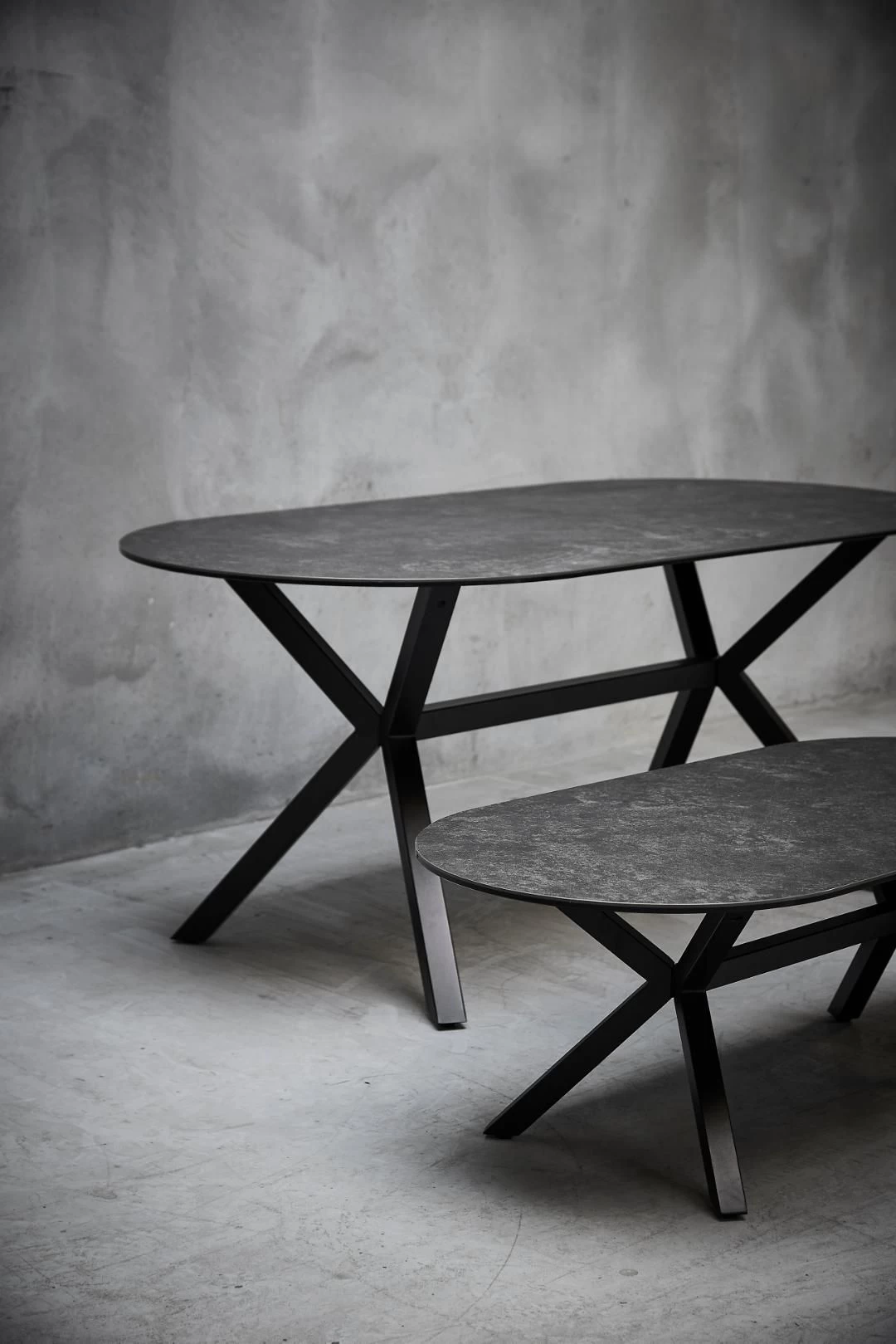 Ovalen Eettafel Laxey 180x90 - Zwart 9 Ovalen Eettafel Laxey 180x90 - Zwart - Afbeelding 9