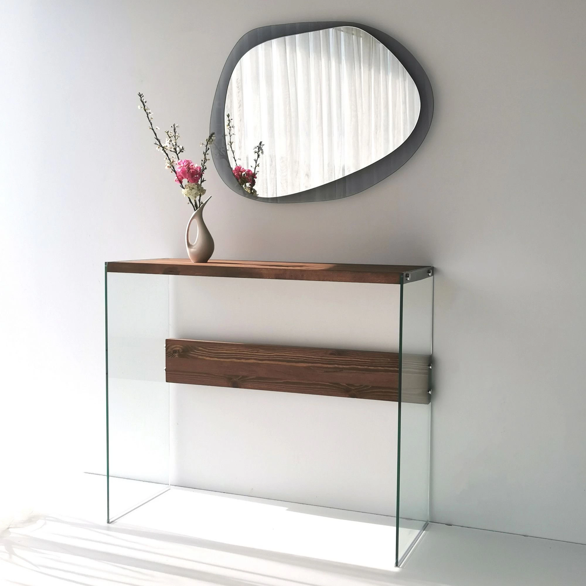 Locelso Commode Van Gehard Glas | Notelaar | 8mm Glas | Massief Grenen Frame 3 Locelso Commode Van Gehard Glas | Notelaar | 8mm Glas | Massief Grenen Frame - Afbeelding 3