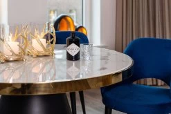 RICHMOND Eettafel Odis ø140cm - Wit/goud/zwart -Collectie Woonkamermeubels 7362 S4482 BLUE SETTING5 LowRes ec56