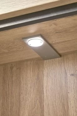 Vitrinekast Marina Met Ledverlichting 130cm, 2 Deuren - Naturel -Collectie Woonkamermeubels MARNIX GL ver e87b