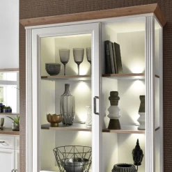 Vitrinekast Samine 93cm 3 Deuren & 1 Lade - Wit/eik 7 Vitrinekast Samine 93cm 3 Deuren & 1 Lade - Wit/eik -Collectie Woonkamermeubels Ontwerp zonder titel 2022 08 29T095203.056 7ec5